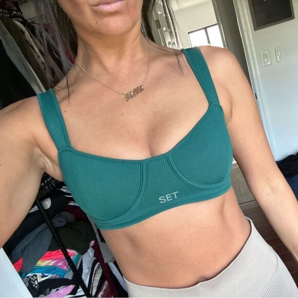 SET Activewear Sports Bra - Emerald Green - Like New - Size XS